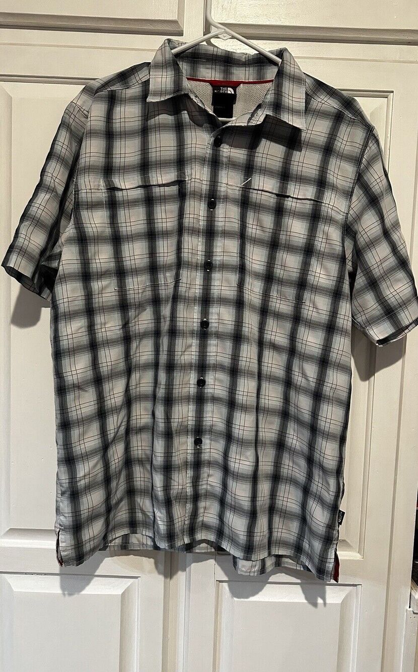 The North Face Men's Size L Short Sleeve Button Up Zip Pocket Shirt White Plaid